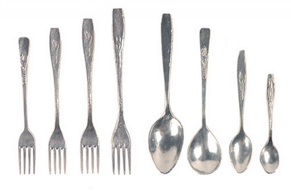 Алюмінієві ложки і виделки.
