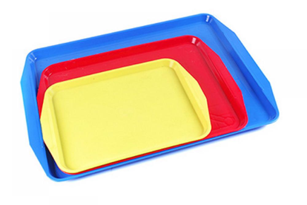 Пластмасові столові підноси.