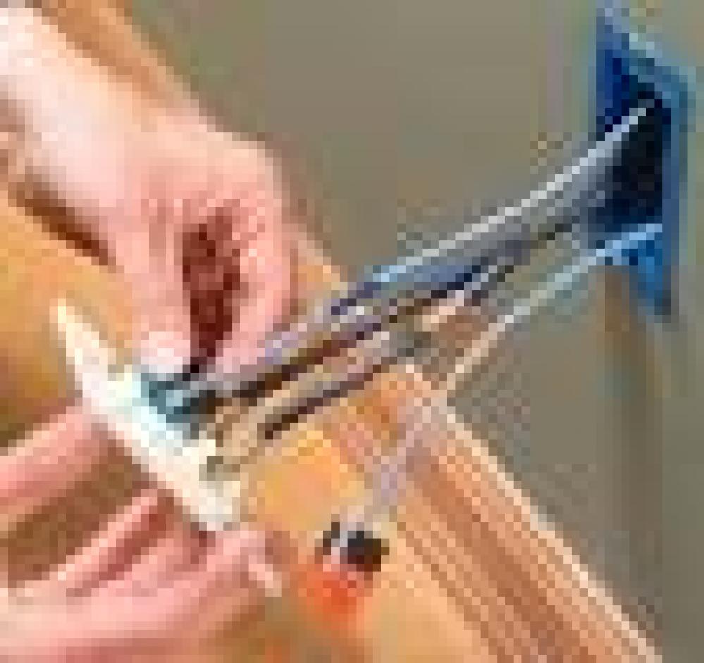 Требуется электрик-слесарь Харьков