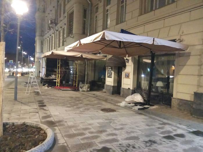 Зонт на боковой опоре 5 х 5 м.