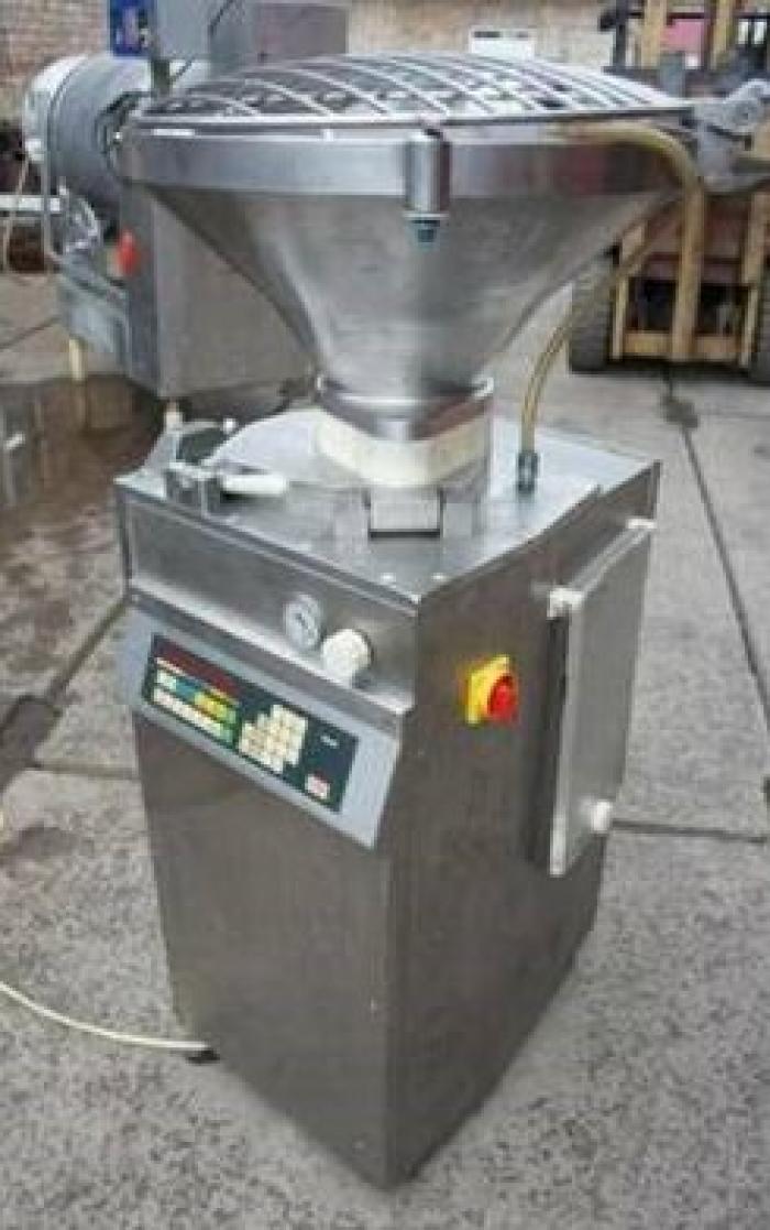 Б/у шприц вакуумный роторный Frey Konti 100 с перекрутчиком