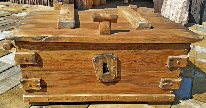 Сундук дубовый. Ручная работа.