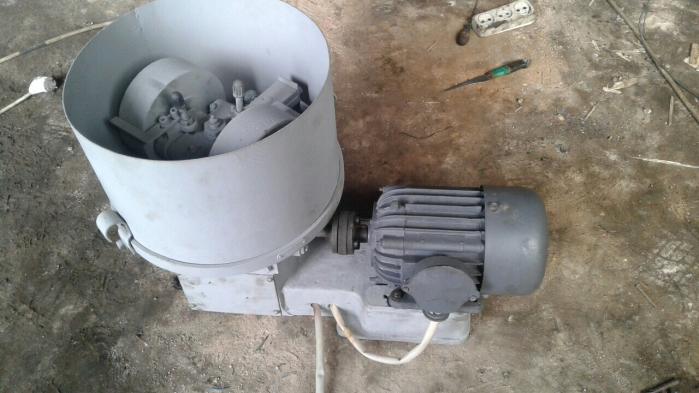 Смесители (бегуны) литейные чашечные лабораторные 018М