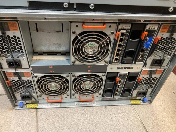 Продам Сервер IBM б/у.