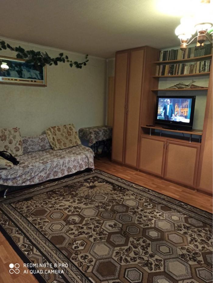 продам 2-комнатную квартиру на ул Чайковского 40