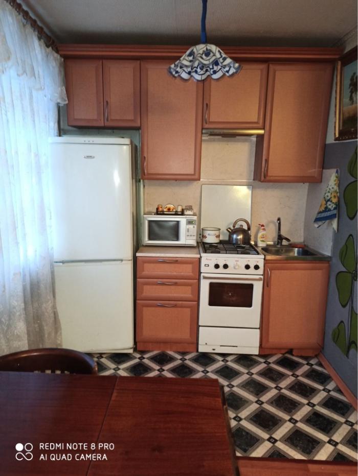 продам 2-комнатную квартиру на ул Чайковского 40