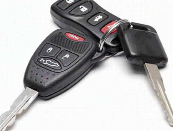 Смотка спідометра, іммобілайзери та автоключі.