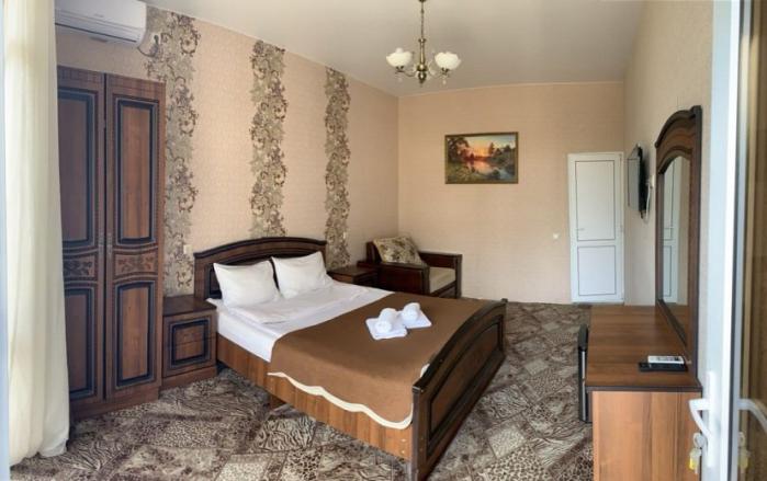 Отдых в Гаграх. Гостевой дом «Аринс Парк»