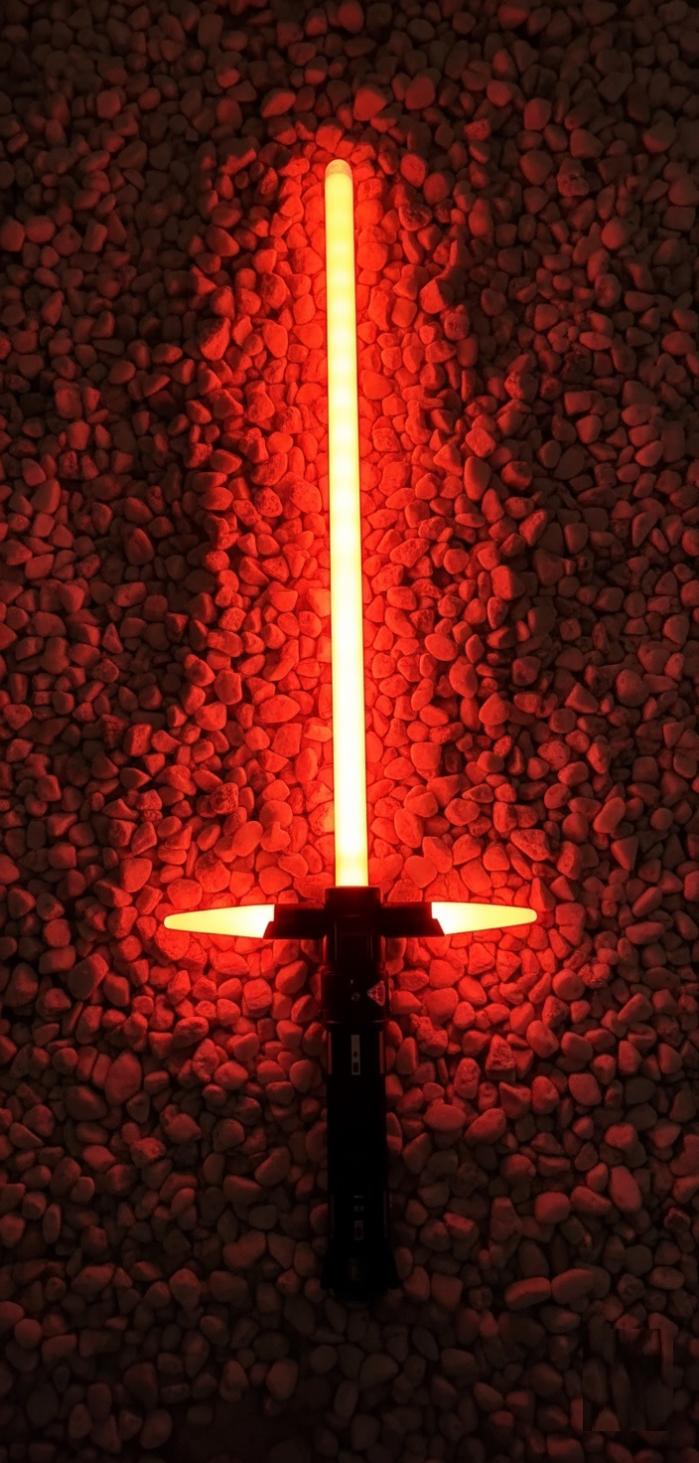 Световой меч Кайло Рена от Disney для фанатов Звёздных войн