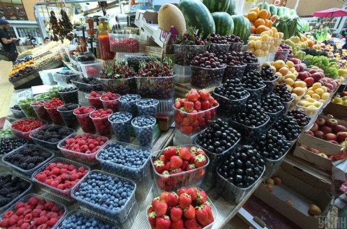 Xoлодильна та морозильна камери для Заморозки малини і суниці