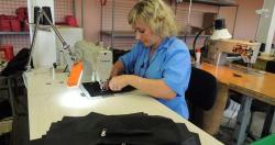 На фабрику мягкой мебели требуется швея.