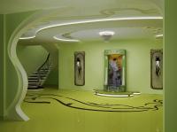 Водопад по стеклу в интерьере от дизайн студии Романа Москаленко