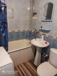 продам 2-комнатную квартиру на ул Чайковского 40