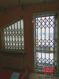 Раздвижные решетки Prof на скошенные окна