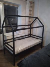 Дитяче ліжко-будиночок