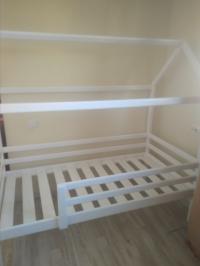 Дитяче ліжко-будиночок