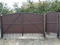 Паркани ковані, зварені, із профлисту. Навіс. Ворота.